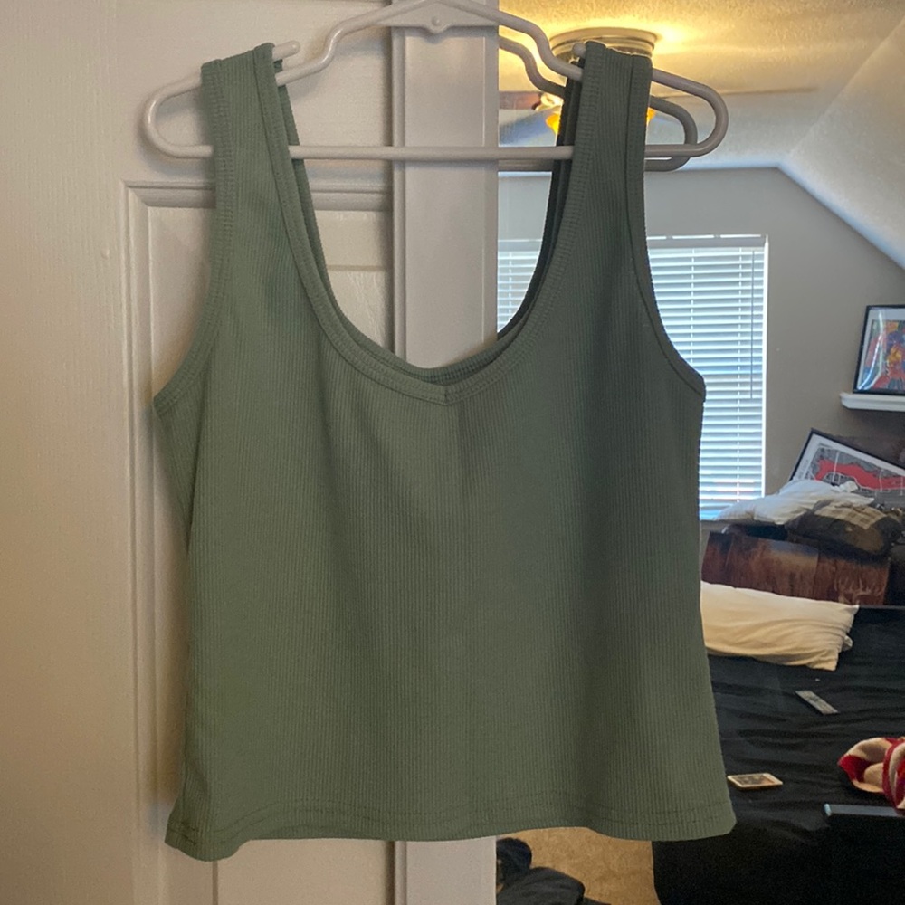 cropped tank top